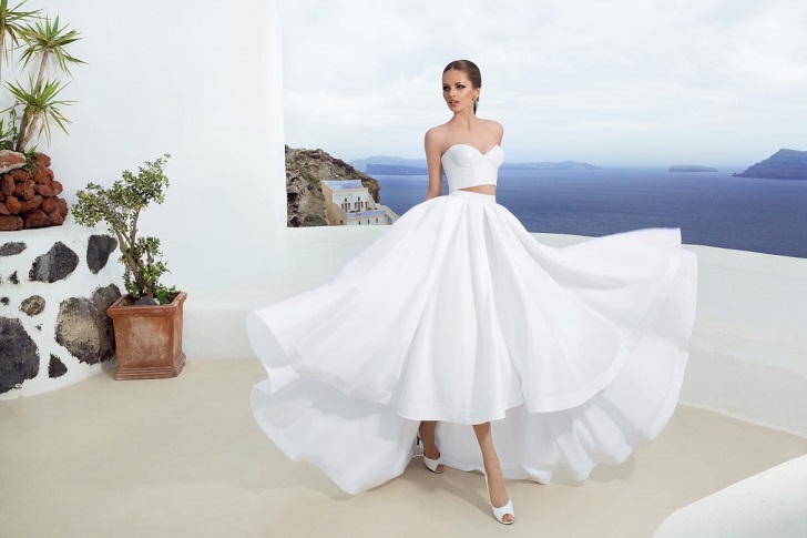 How to choose the perfect crop top wedding dress