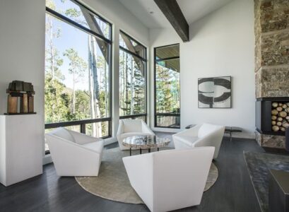 living-room-design-ideas-seating-area-coffee-table-and-round-carpet