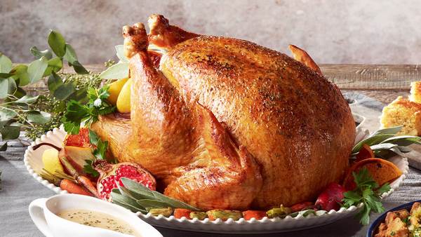 Classic roasted turkey recipe Thanksgiving Christmas dinner ideas