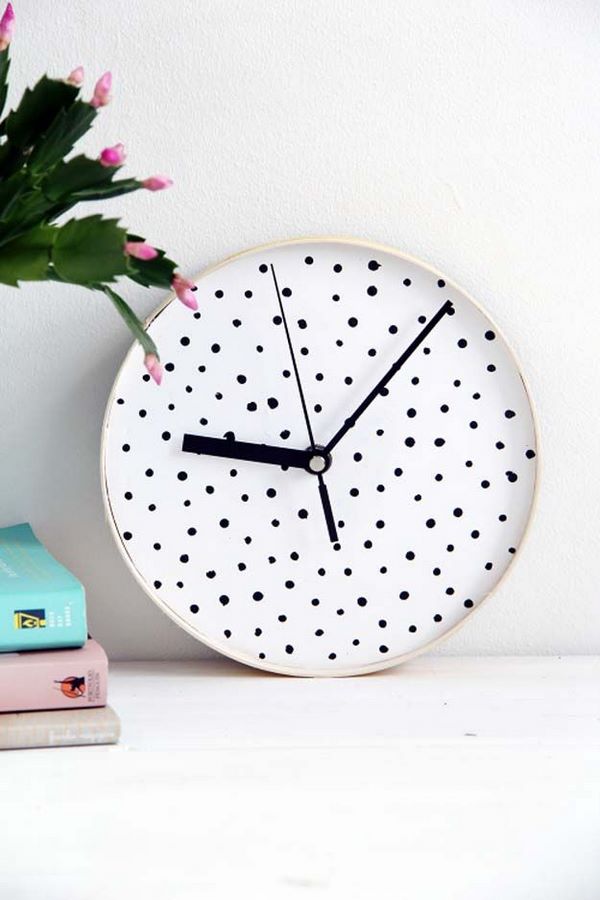 DIY wall clock from old plate 