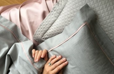 Pink-and-gray-bedding-sets-for-peaceful-atmosphere-in-the-bedroom