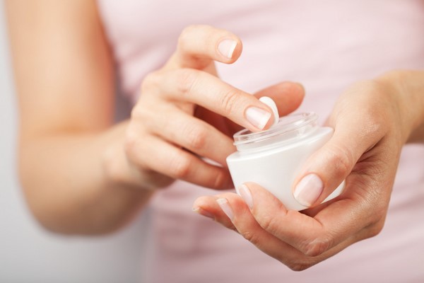 Proper hand skin care in winter use homemade cosmetics