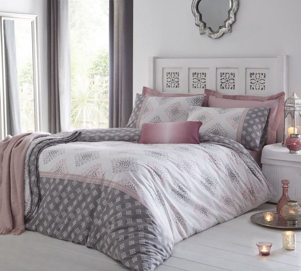 bedroom decor color scheme ideas focal point bed sheets