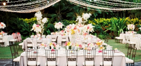 garden wedding table decorating ideas with floral arrangements