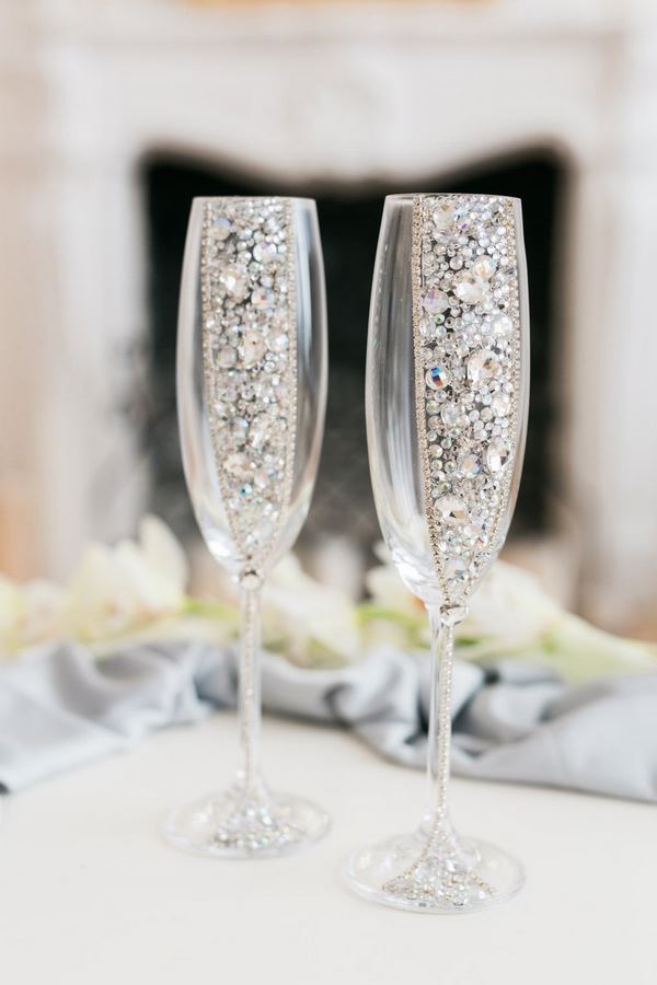 original ideas for decorating bride and groom champagne glasses