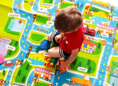 playrooms-nursery-kids-room-ideas-with-bright-and-colorful-carpets