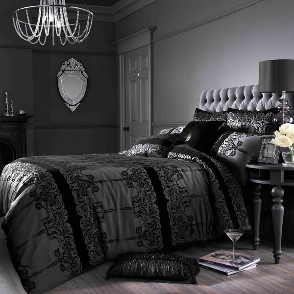 pros and cons of black bedding sets