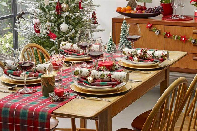 Christmas table setting simple rules for your festive dinner