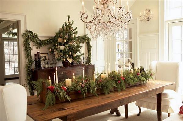 DIY Christmas dining table centerpiece from natural materials