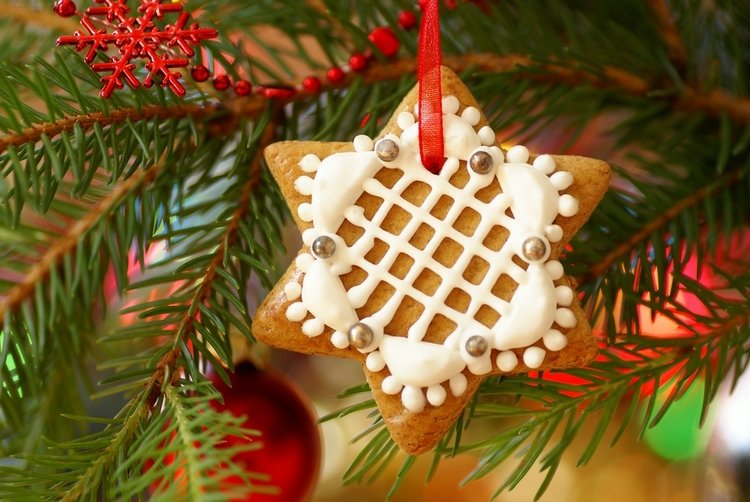 DIY gingerbread cookie Christmas tree ornaments