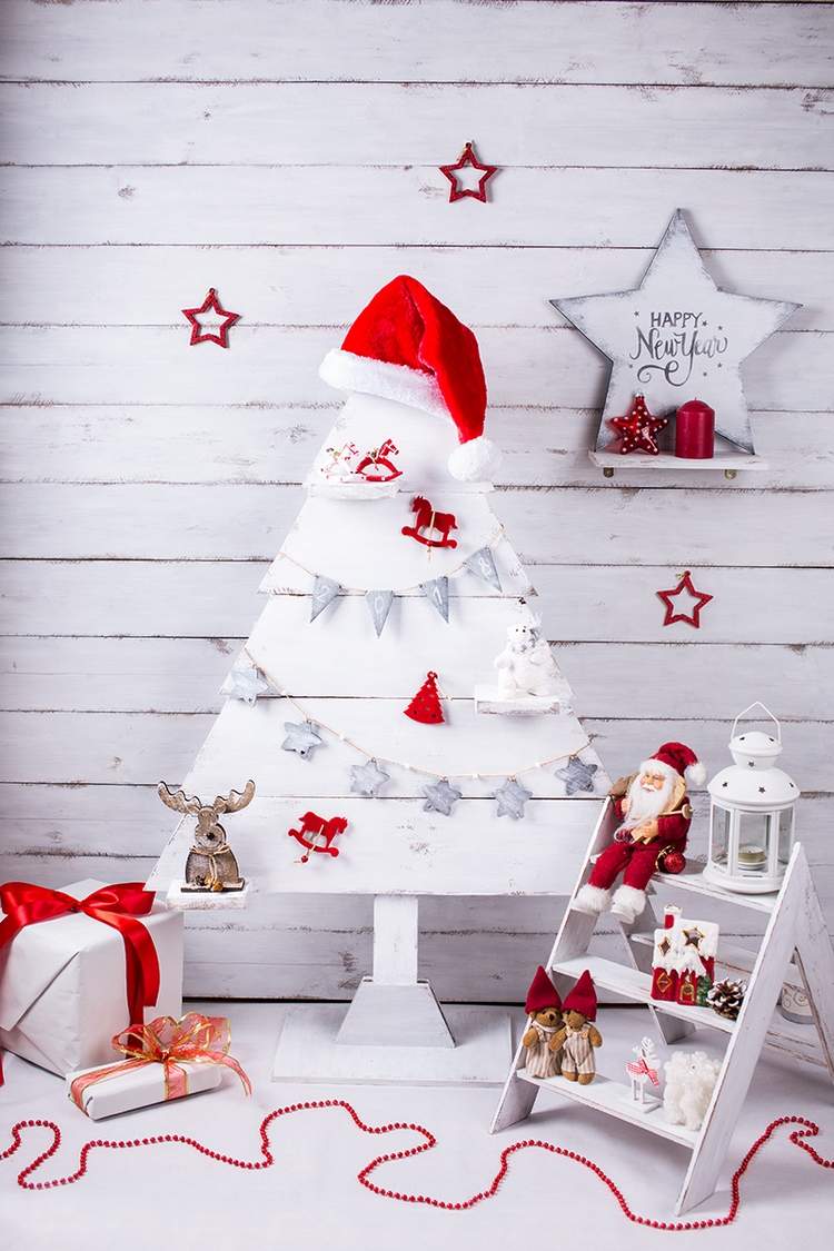 DIY wooden Christmas tree ideas white and red decor