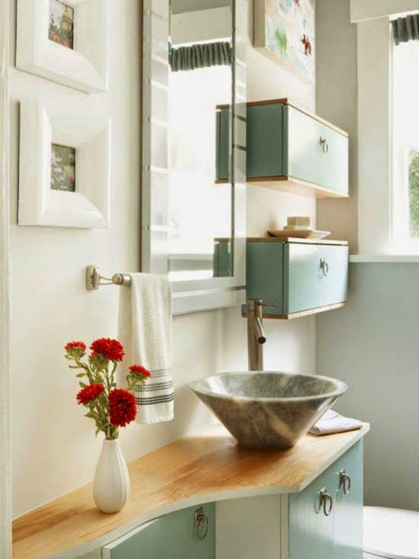 Design tricks to increase the space in a small bathroom