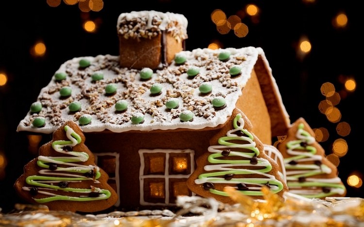 Gingerbread house decoration ideas