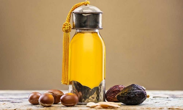 What are Argan oil benefits and easy mask recipes for hair and skin care