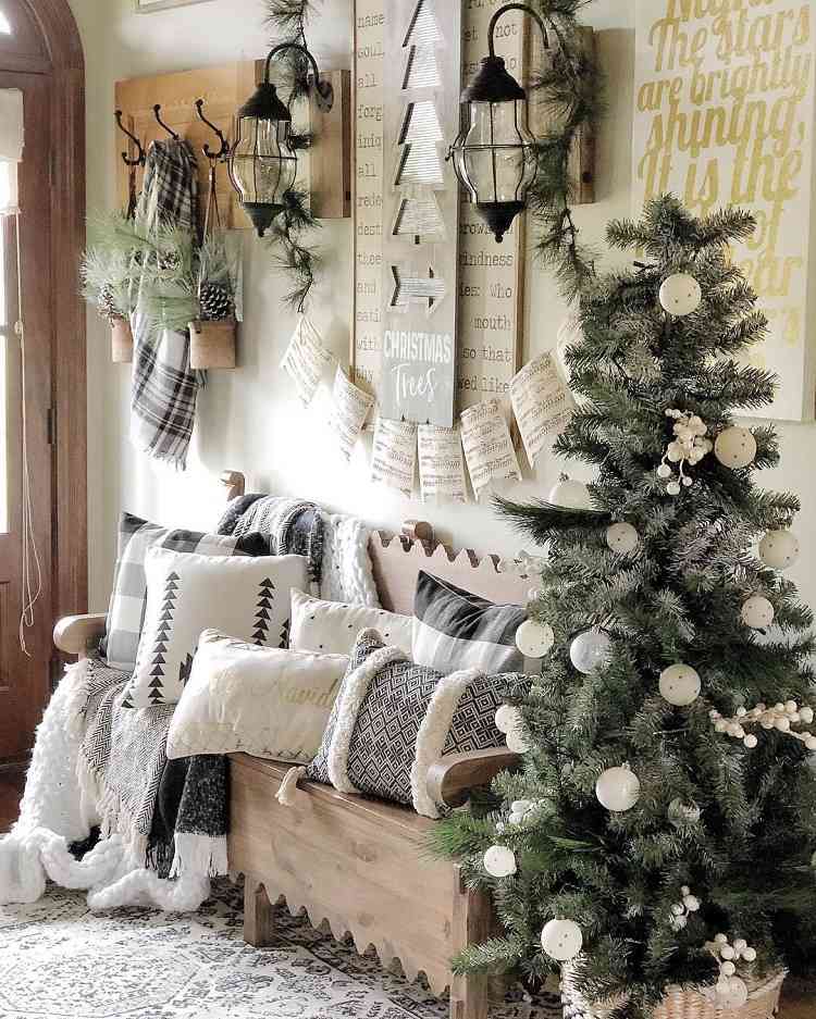 awesome Christmas decoration for entryways 