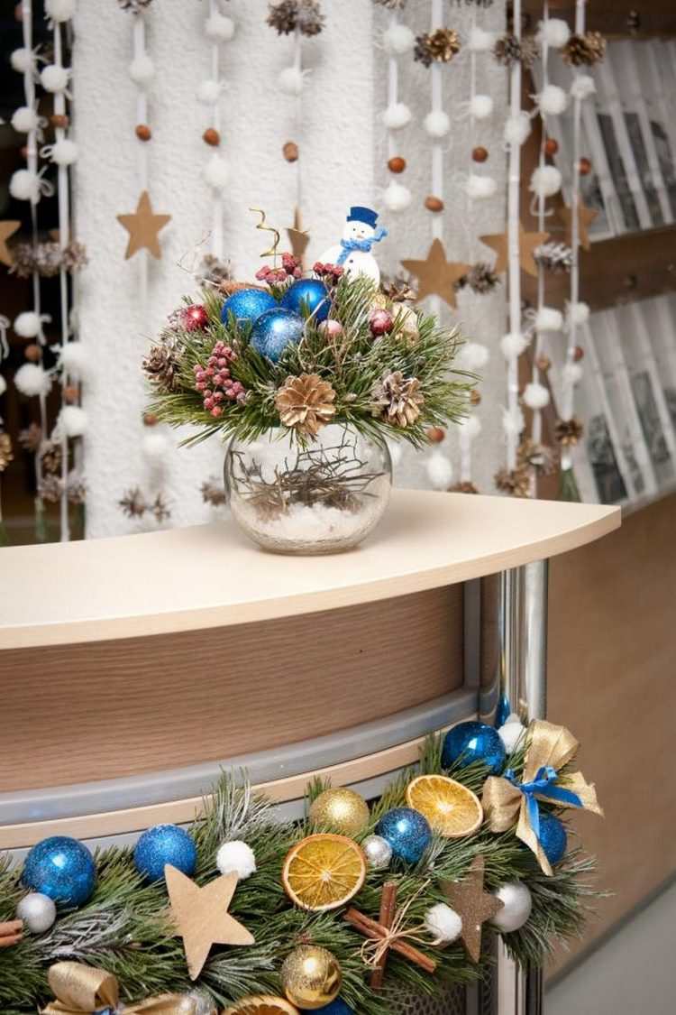 beautiful office Christmas decoration reception deck