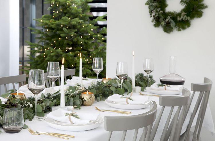 awesome christmas table white and green decor dining room ideas