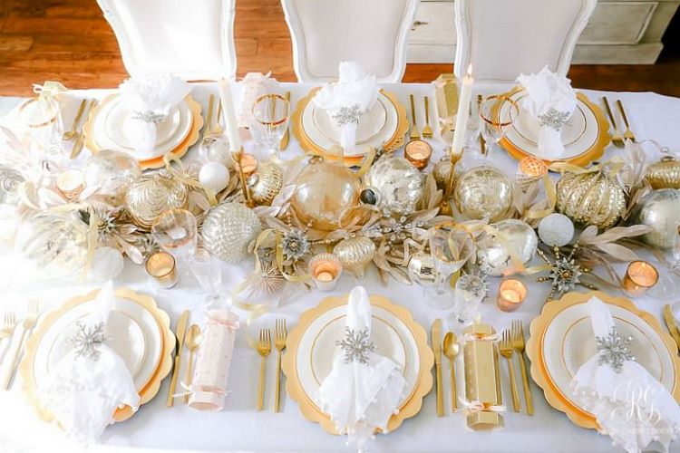 exceptional Christmas table decoration ideas white and gold theme