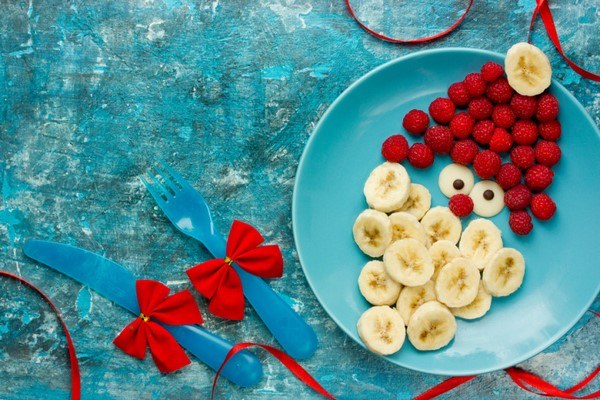 fun food for kids bananas and raspberries Santa Claus