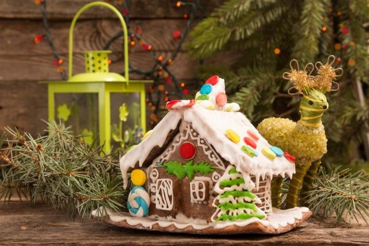 gingerbread house recipe and decoration tips