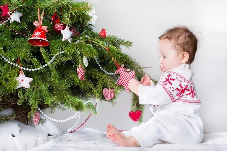 how to decorate a baby room for Christmas