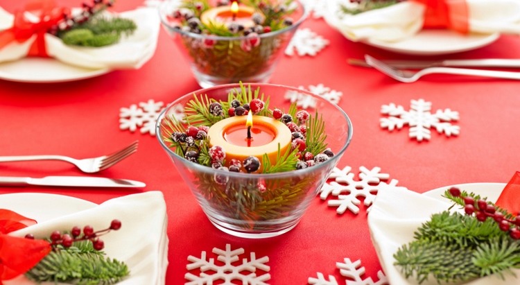 quick and easy DIY Christmas candle holders ideas table centerpiece