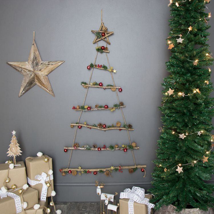wall Christmas tree ideas wood and rope with ornaments