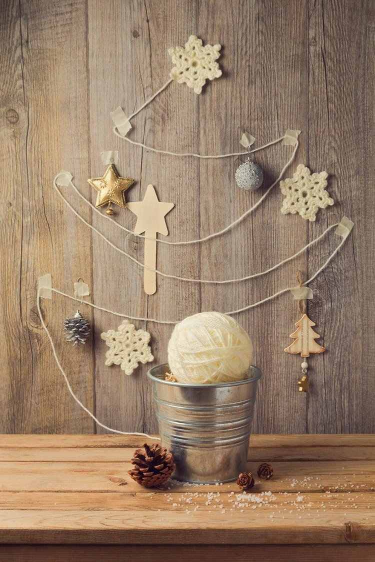 DIY wall Christmas tree ideas yarn and ornaments