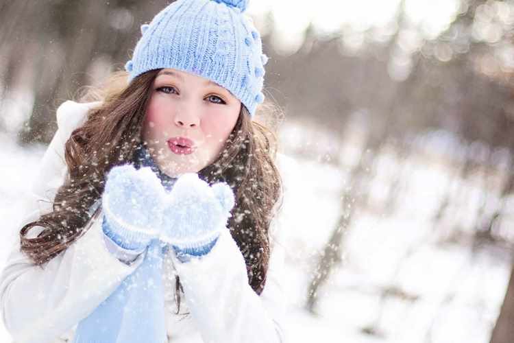 Proper daily lip care in winter tips