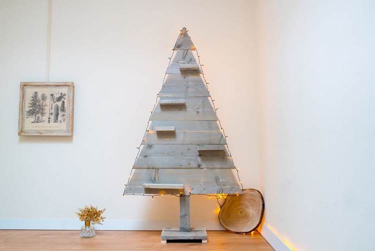 alternative wooden Christmas tree with shelves 