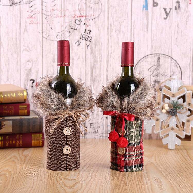creative DIY Christmas gift decorated wine bottles