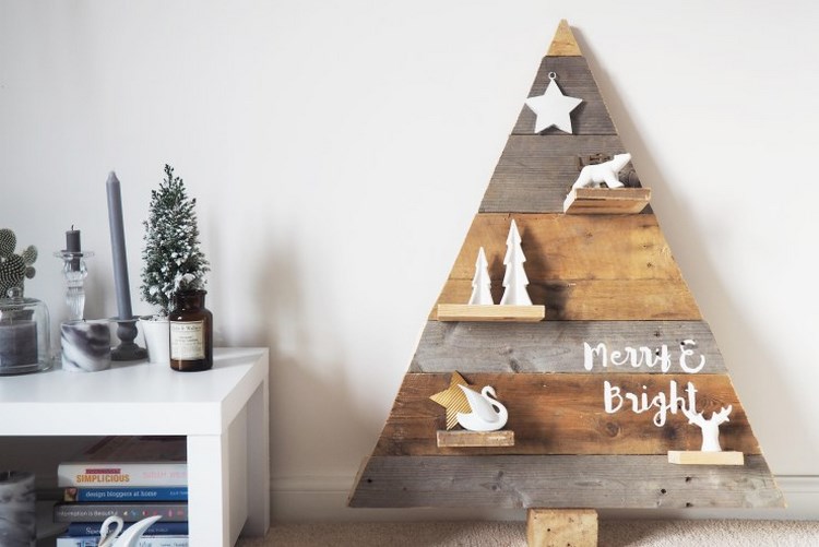 original DIY pallet Christmas tree with shelves