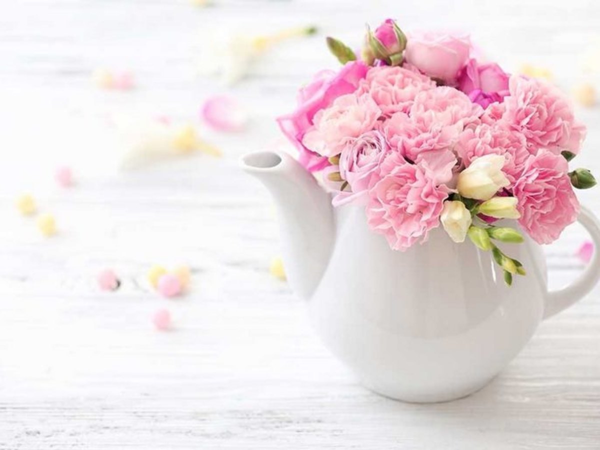 Teapot Centerpieces Romantic Inspiration For Your Festive Occasions