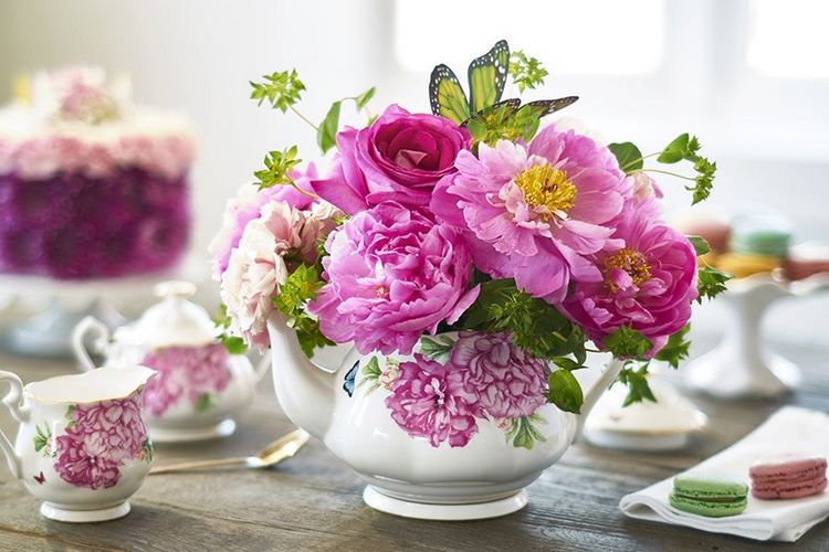 vintage teapot centerpiece floral centerpieces table decor ideas