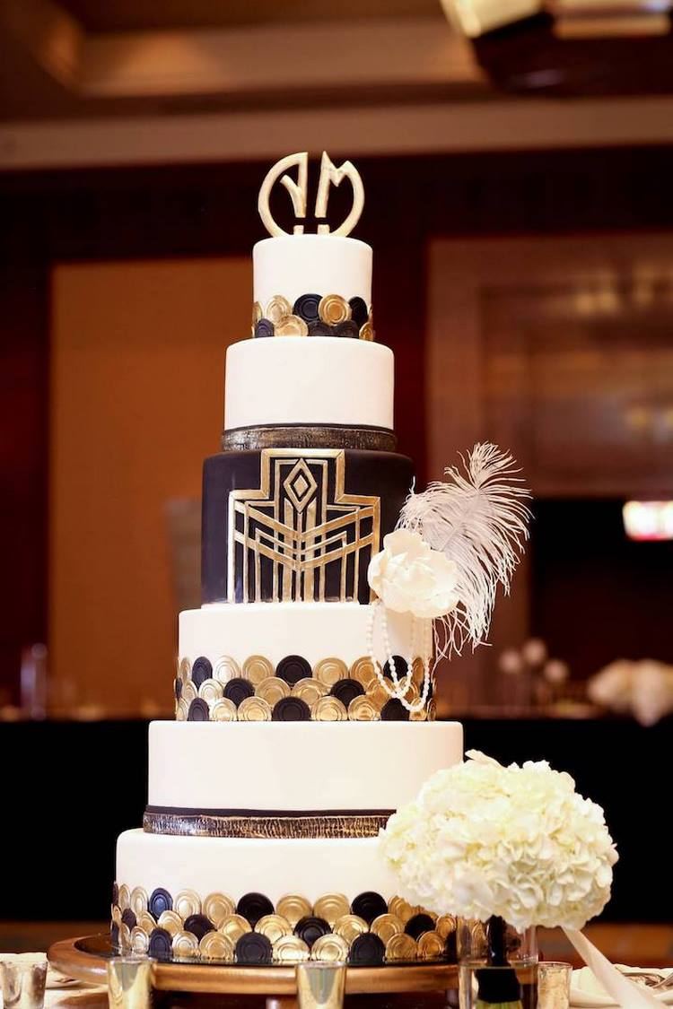 A fantastic wedding cake for art deco weddings