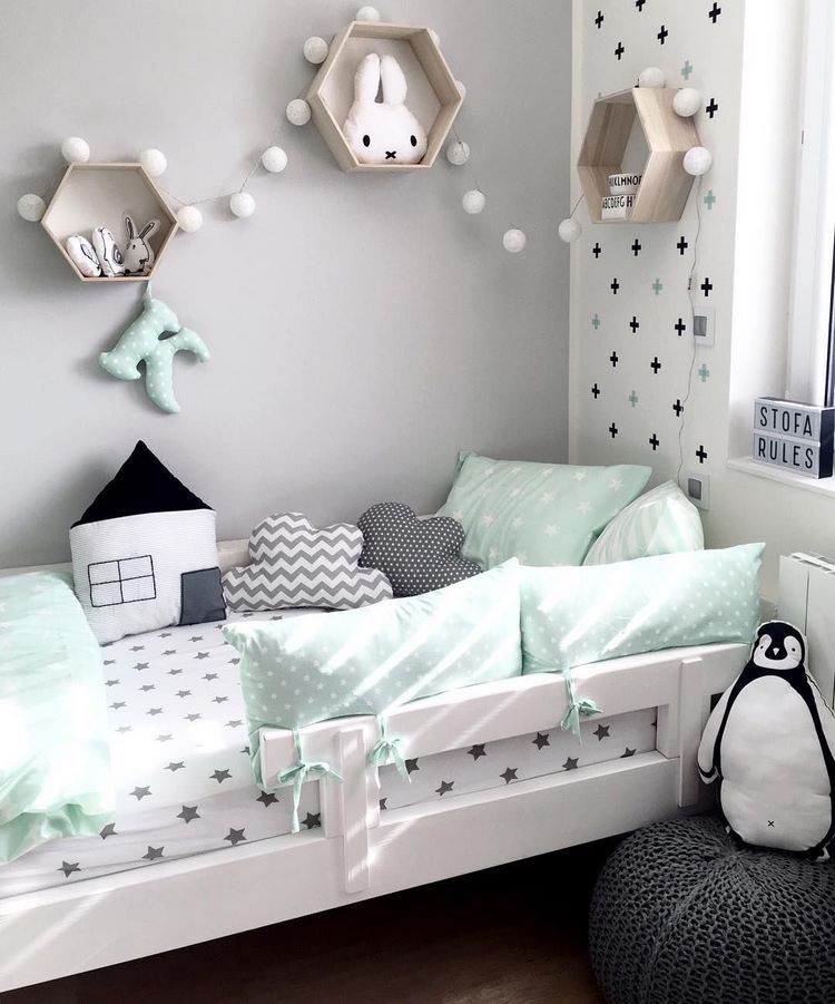 Scandinavian style bedroom for girl color scheme