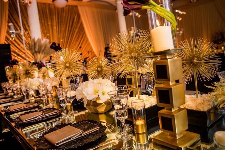 exceptional wedding table decor ideas in black and gold