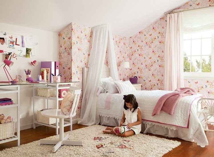 girl room design with floral wallpaper and white shaggy rug