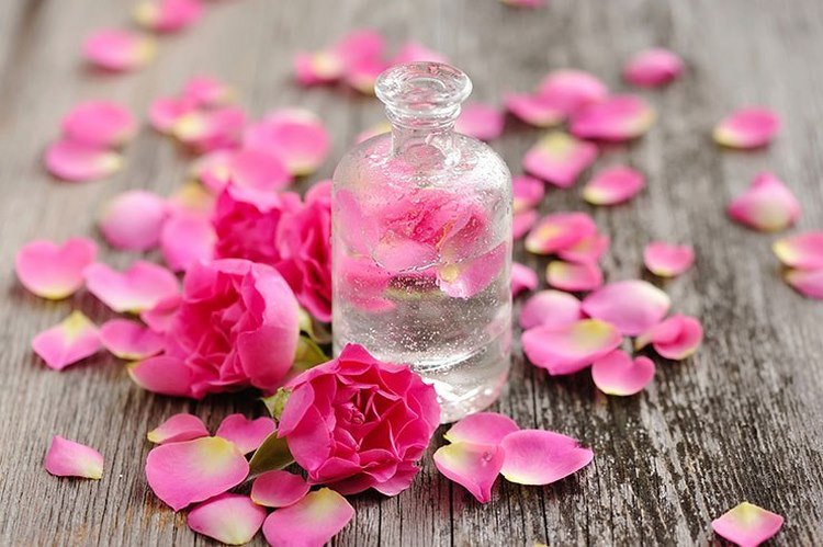DIY rose water recipe for skin and hair care