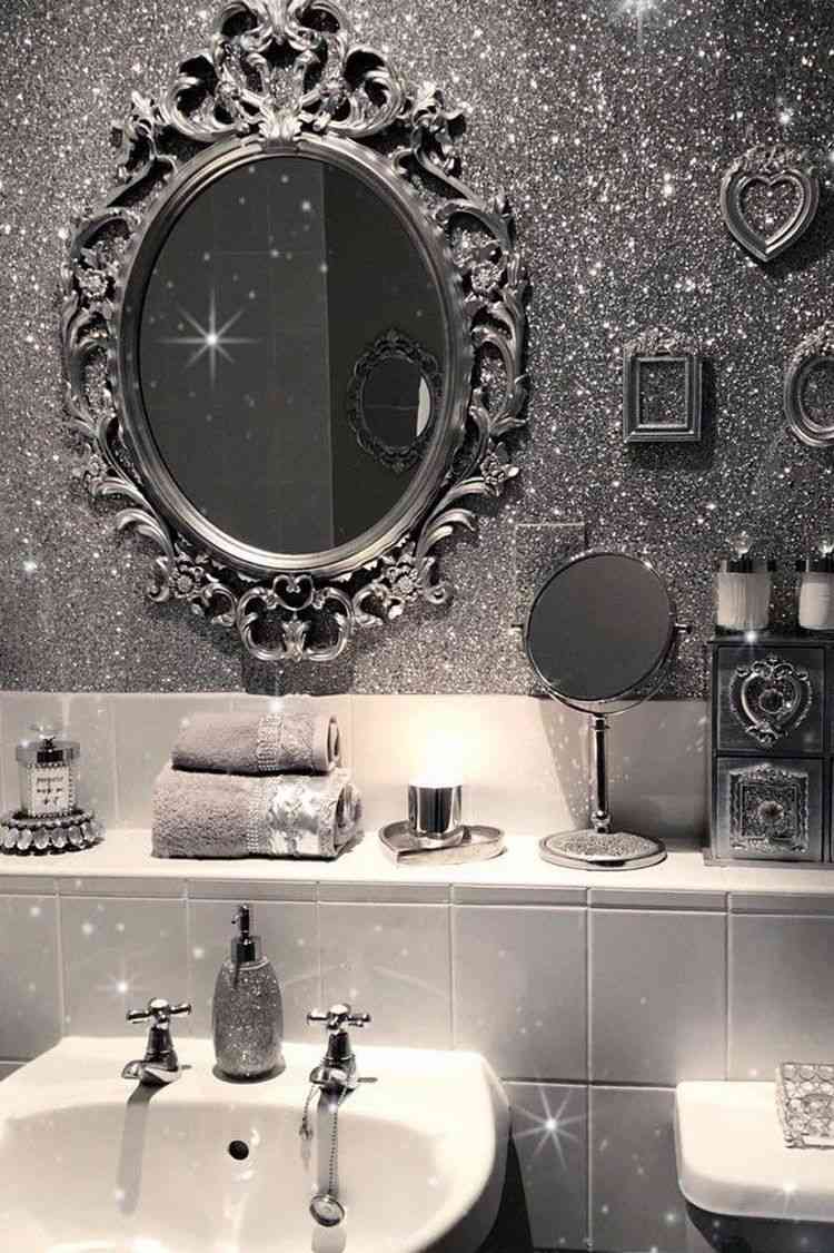 bathroom design in white and silver