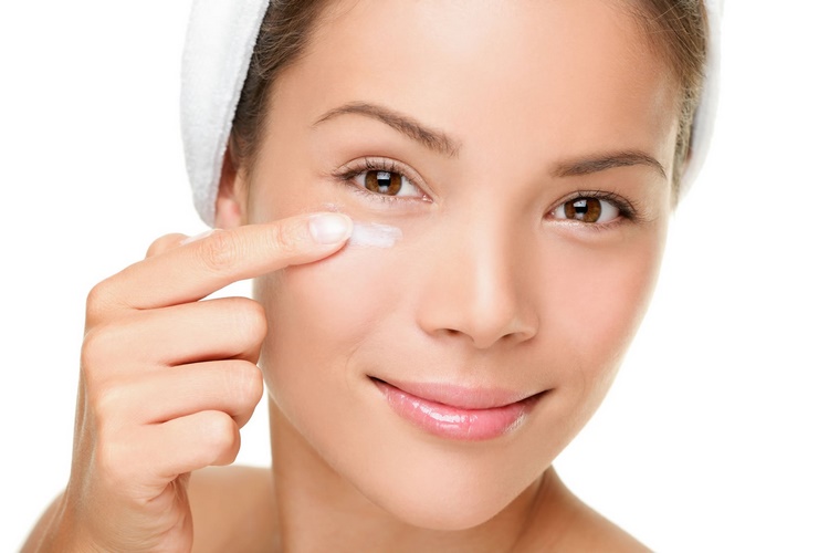 how to treat eye bags at home
