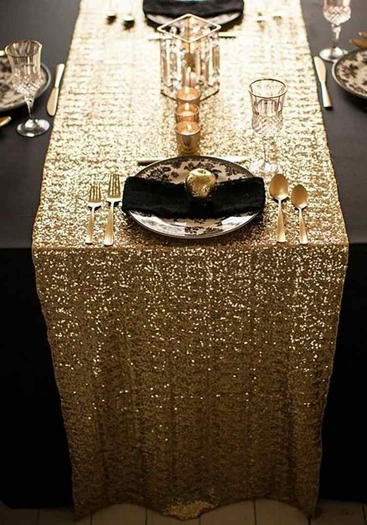 table setting in black and gold art deco wedding ideas