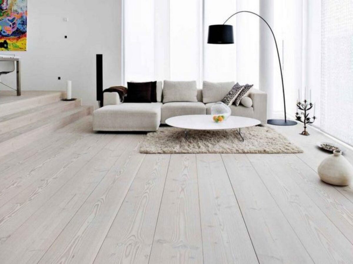 Light hardwood floors in interior design – pros and cons
