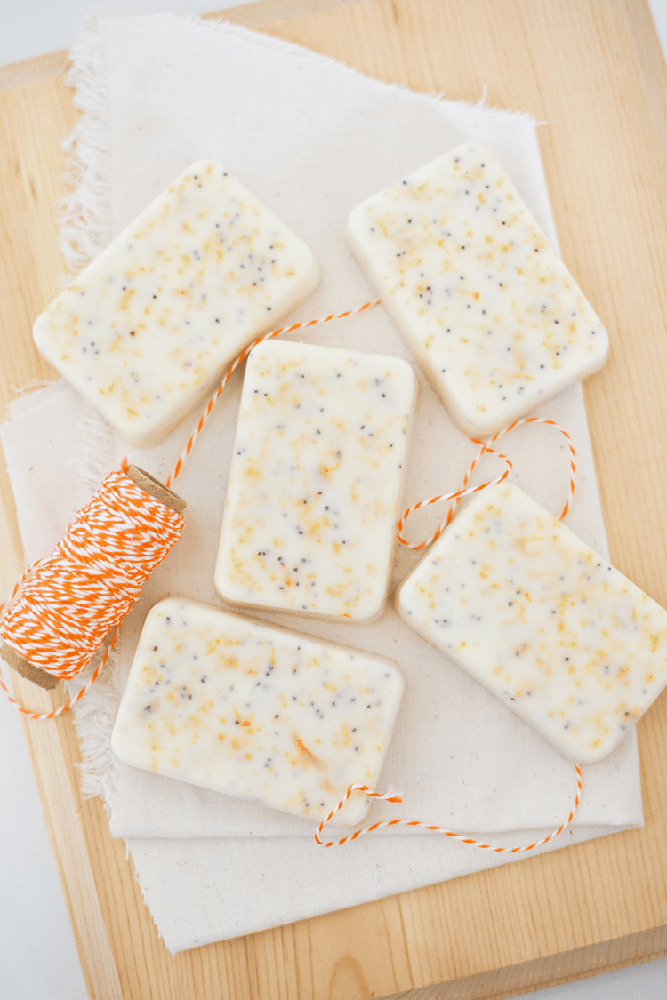 Grapefruit Mint and Poppy seed Exfoliating Soap
