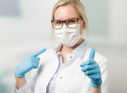 How-to-make-gloves-from-plastic-bags-to-prevent-virus-infection