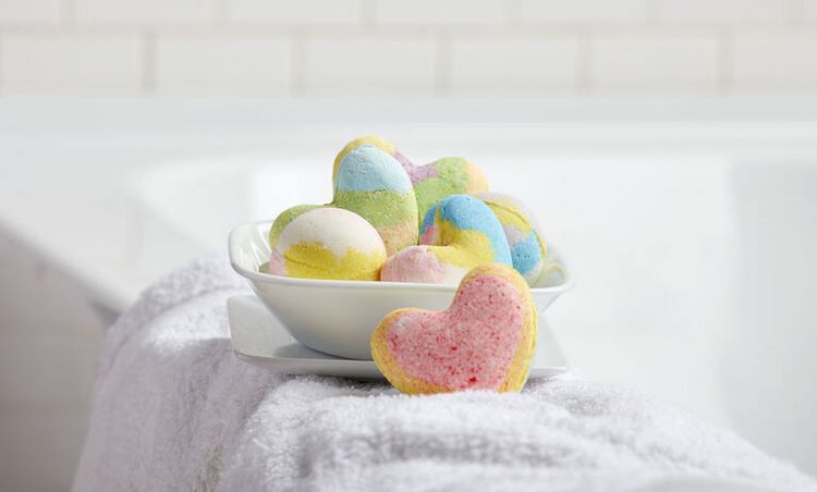 DIY Bath bombs recipes for adults and children