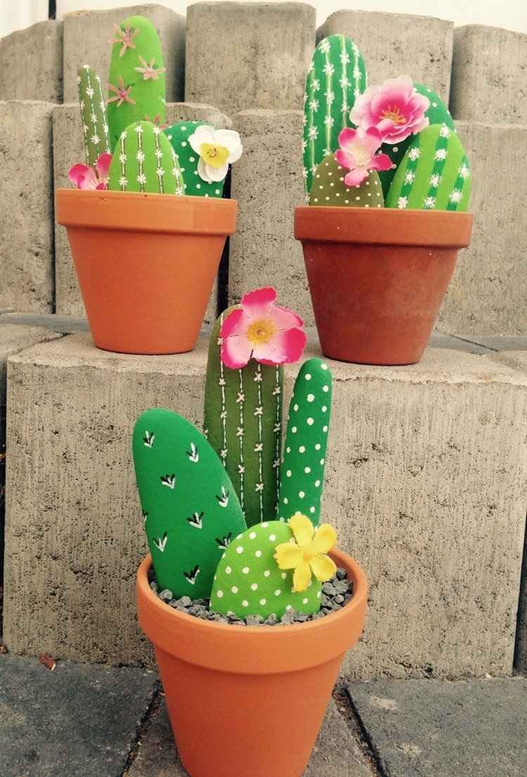 clay pots with painted cacti original rock art ideas