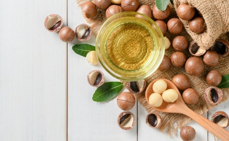 macadamia oil has great nutritional properties for hair and skin