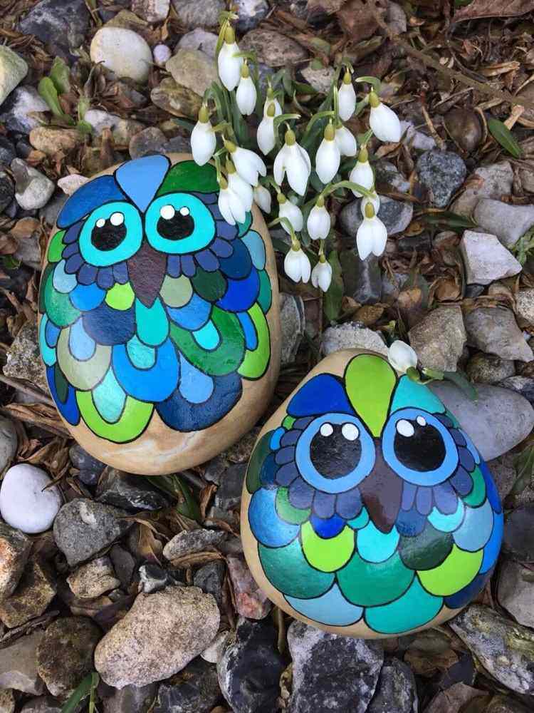 painted owls on rocks original garden decor idea