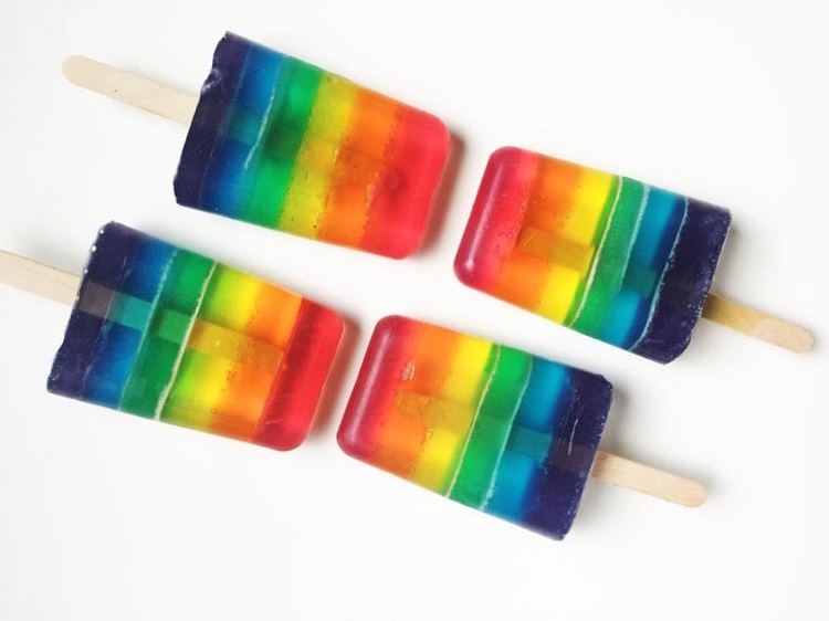 fun craft ideas DIY Rainbow popsicle soap recipe 